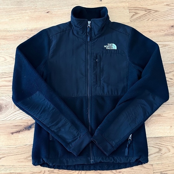 The North Face Women's Denali Jacket in TNF Black in size XS - Picture 2 of 9